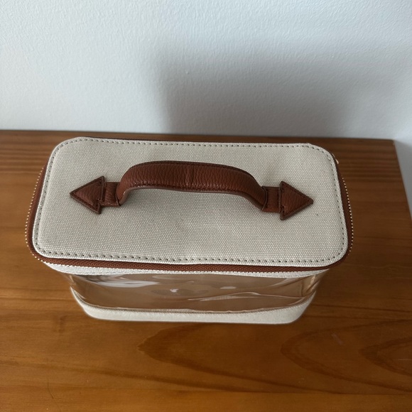 Henny + Lev The Max Makeup Trunk Bag Cream and Brown One Size - Picture 6 of 9